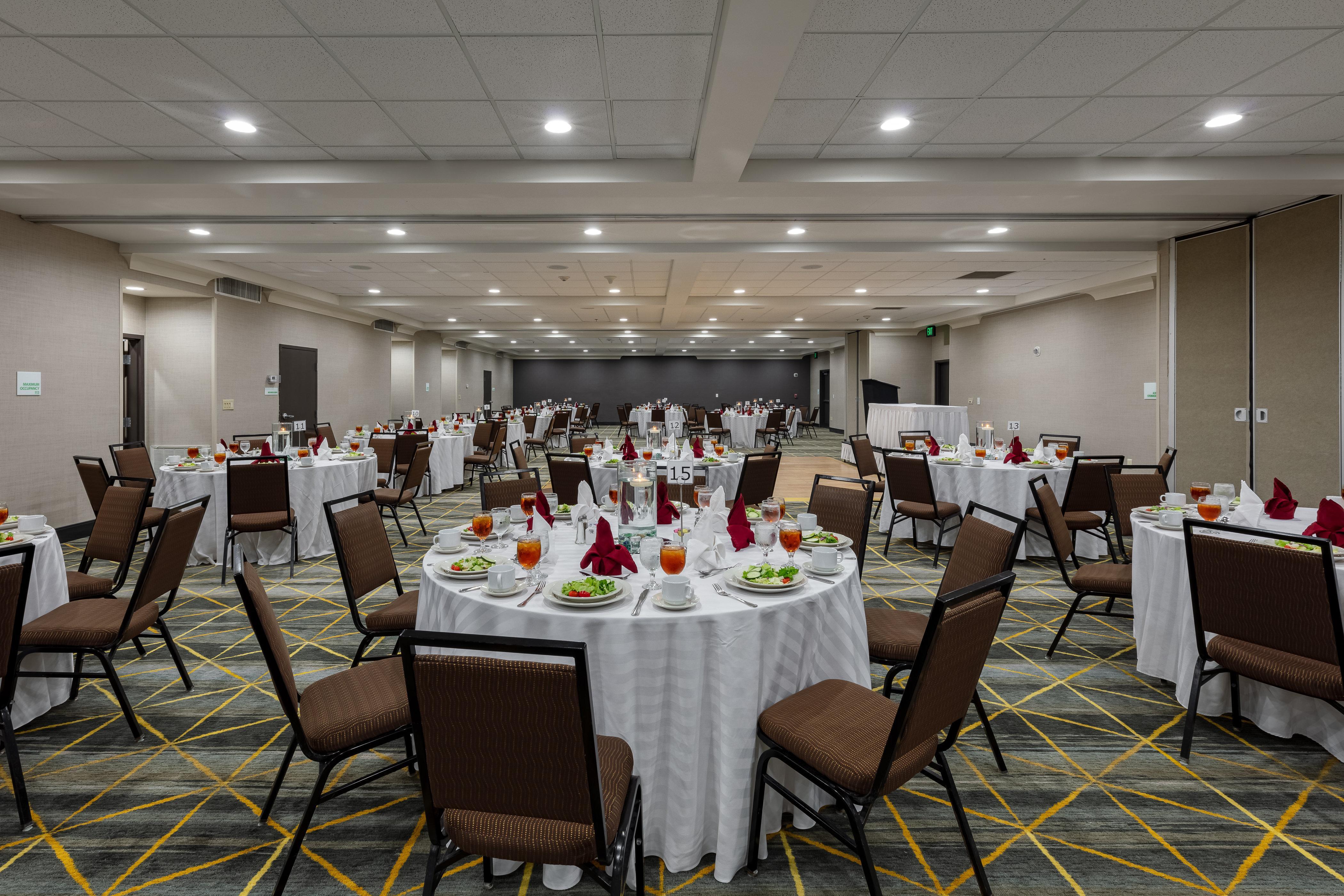 College Park Holiday Inn & Suites Atlanta Airport North By Ihg מראה חיצוני תמונה