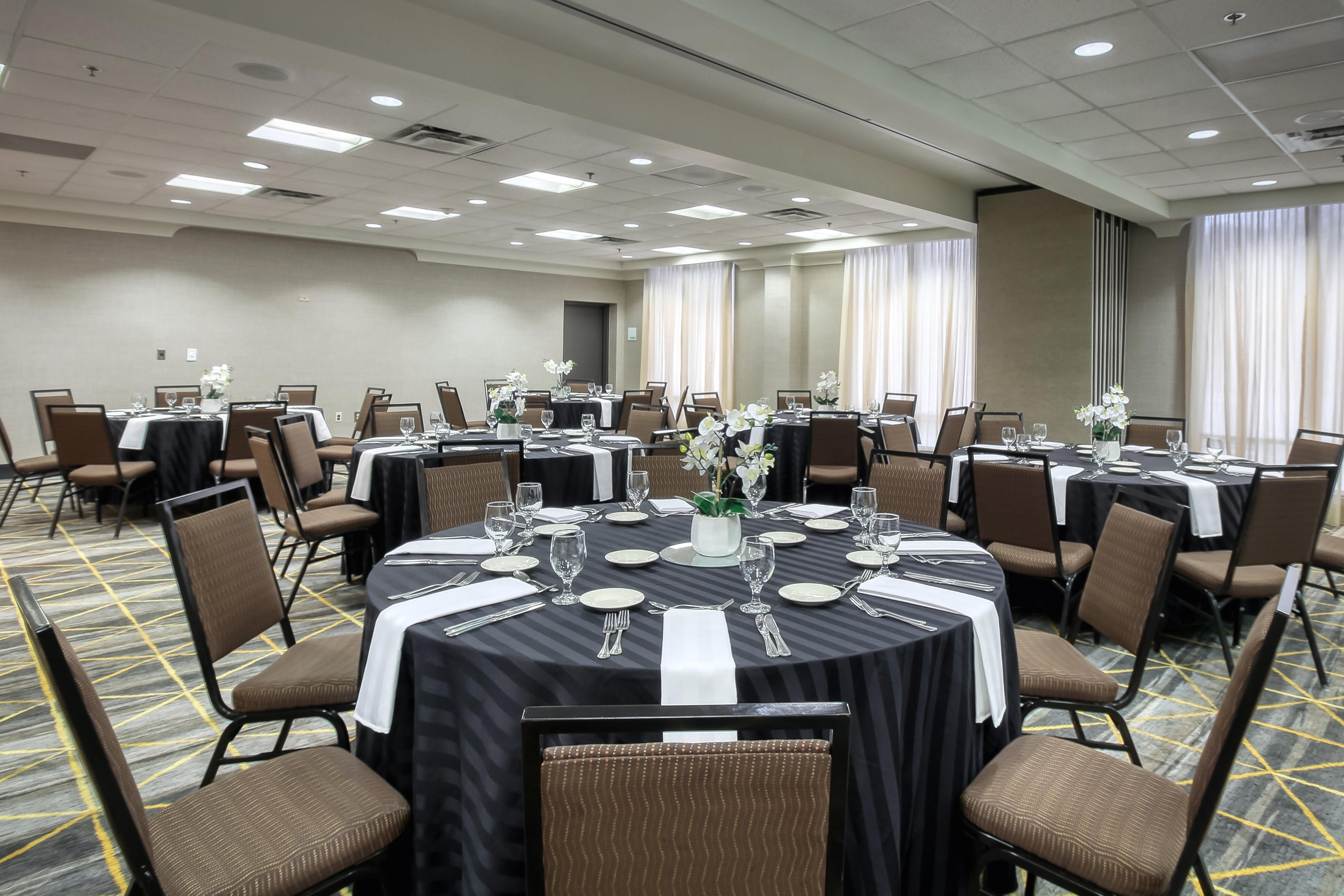 College Park Holiday Inn & Suites Atlanta Airport North By Ihg מראה חיצוני תמונה